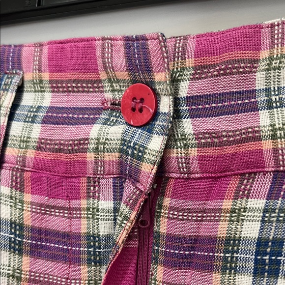 Vintage Stylish Plaid Women's Bermuda Shorts in Pink and White - Picture 3 of 13